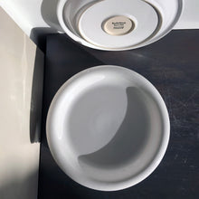 Load image into Gallery viewer, Boda Nova dinner plates with rolled edge
